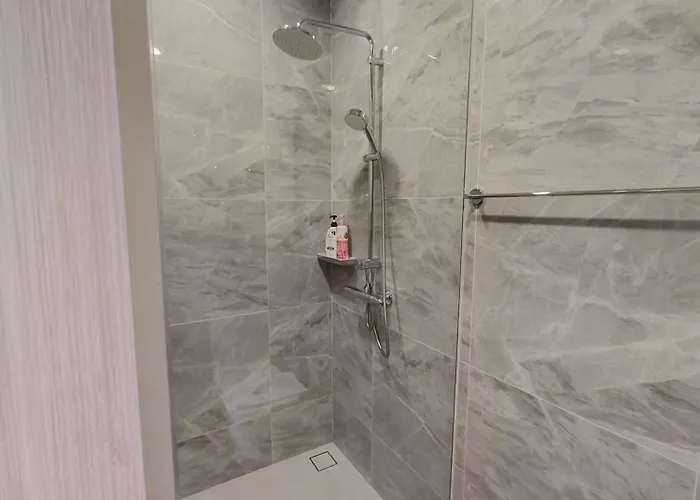 Holiday home Brand New 2 Bedroom Near Paragon